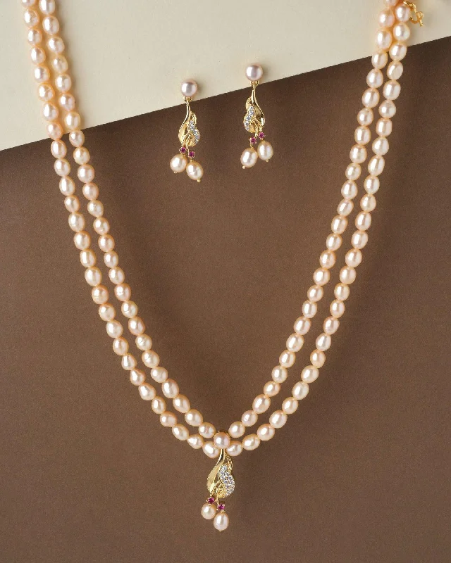 Trendy Pearl Necklace Set