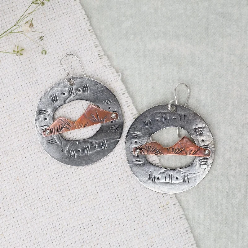 Vintage Earrings For Timeless Appeal-South Dakota Earrings