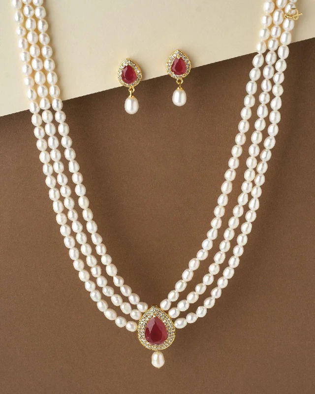 Traditional Pearl Necklace Set