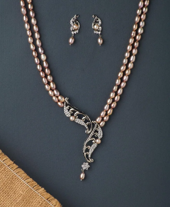 Vintage Stone Studded Pearl Necklace Set