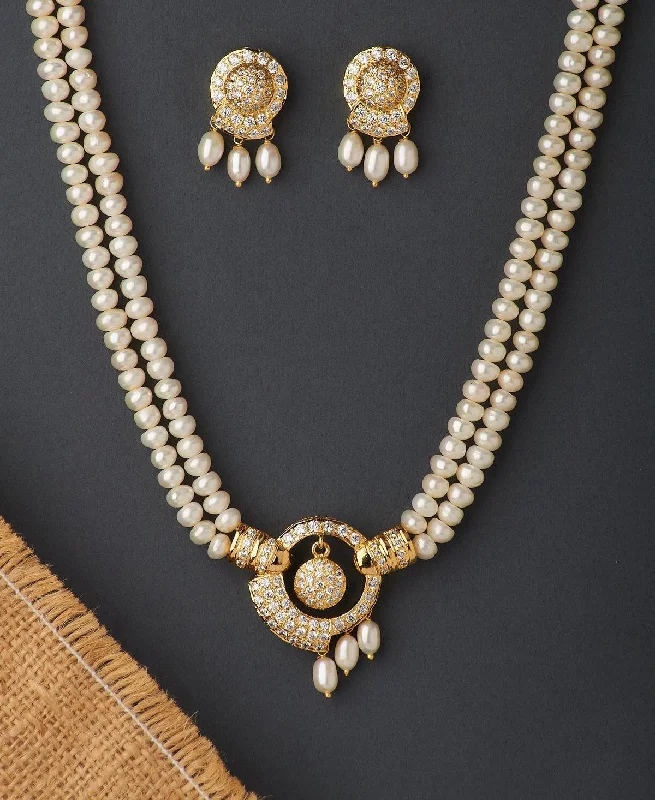 Traditional Pearl Necklace Set