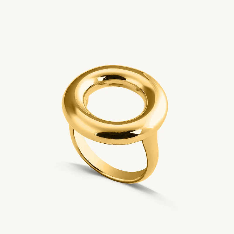 Simple Engagement Bands For Minimalist Brides-Modern Linked Gold Ring