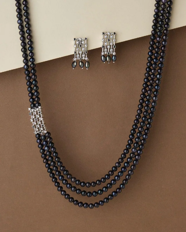 Trendy Side Pearl Necklace Set