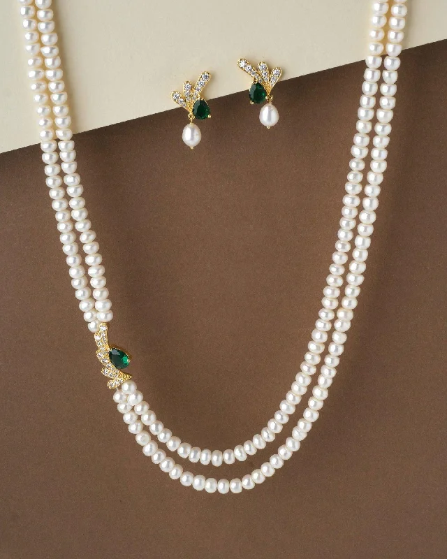 White Pearl Necklace Set With A Elegant Side Pendant