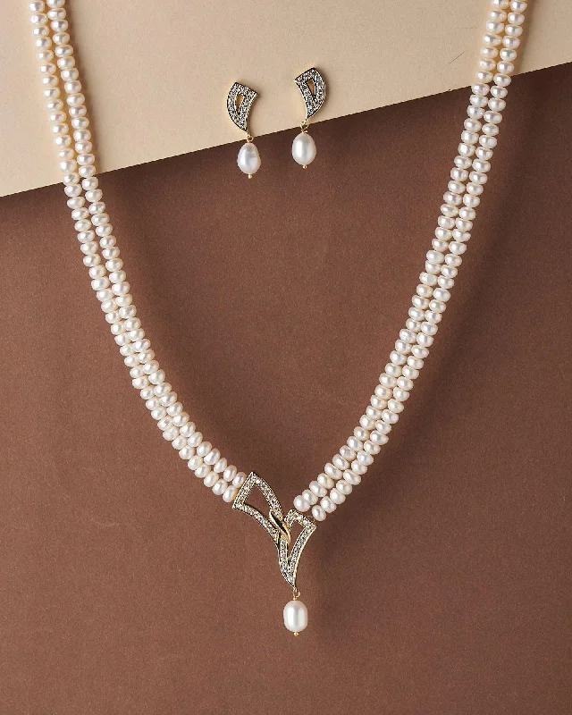 Trendy Pearl Necklace Set