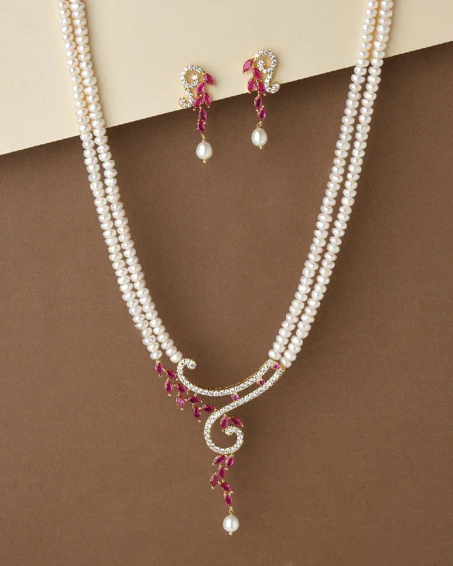 Trendy Vintage Pearl Necklace Set