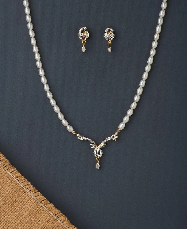 Vintage Stone Studded Pearl Necklace Set