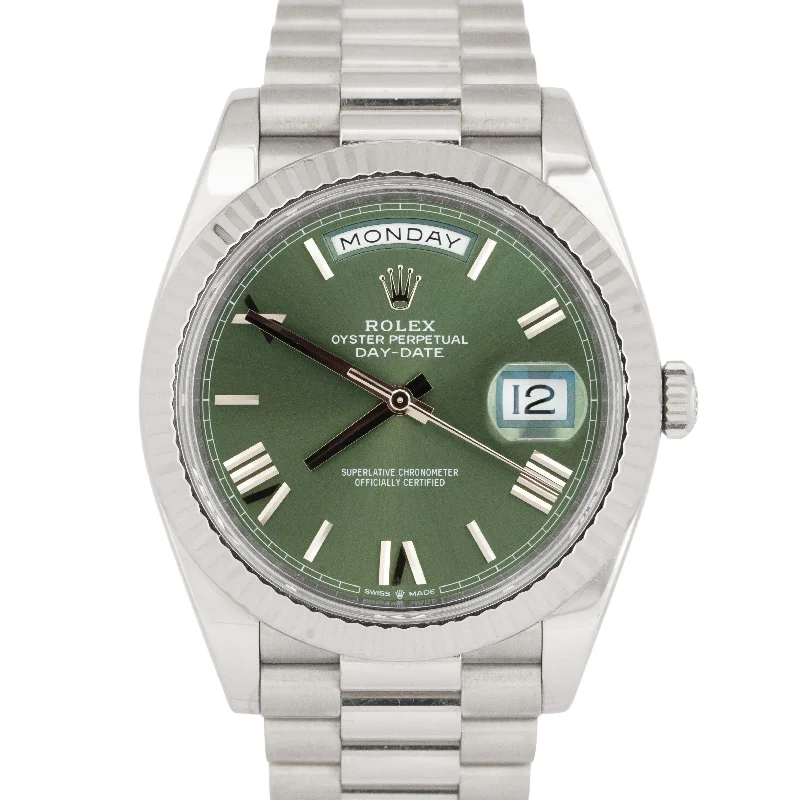 Timeless Automatic Watches For Classic Appeal-2024 RSC MINT Rolex Day-Date 40mm OLIVE Green White Gold President 228239 BOX