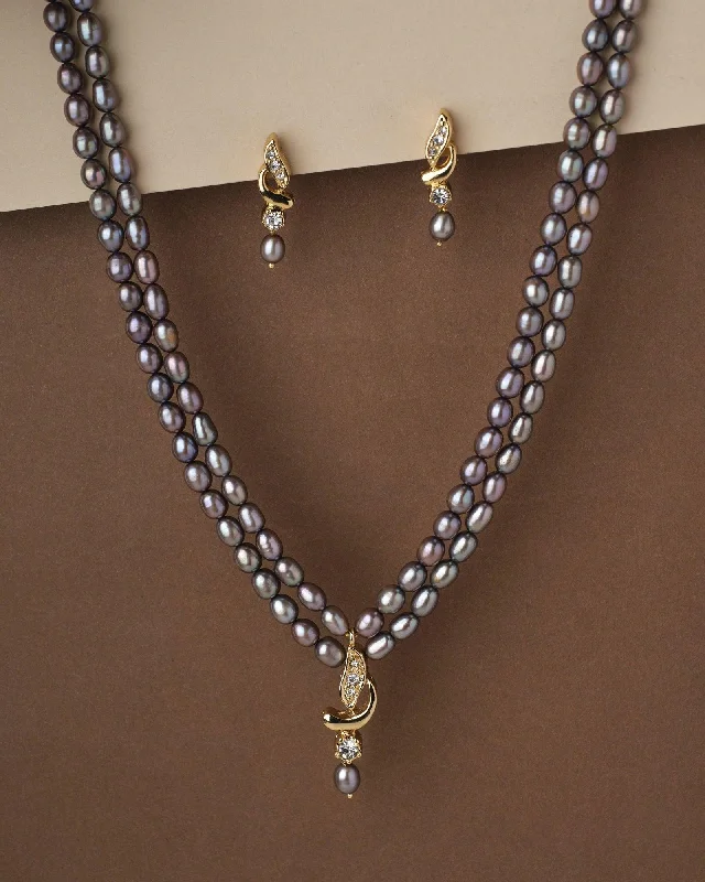 Trendy Black Pearl Necklace Set