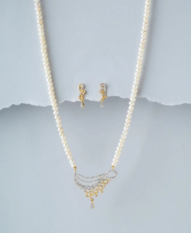 Traditional Pearl Necklace Set