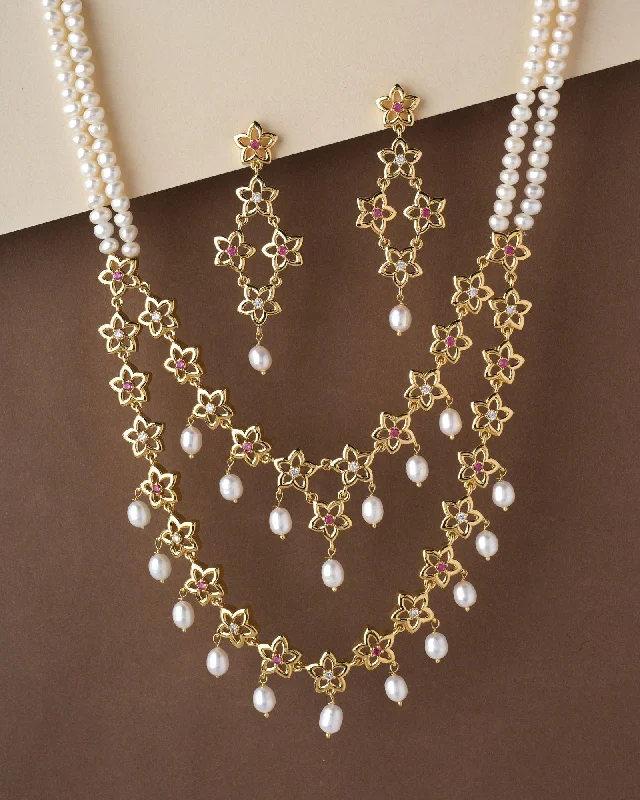 The Scotch Mist- Golden Embellished Pearl Necklace Set