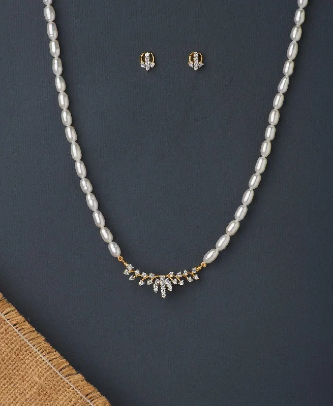 Trendy Stone Studded Pearl Necklace Set