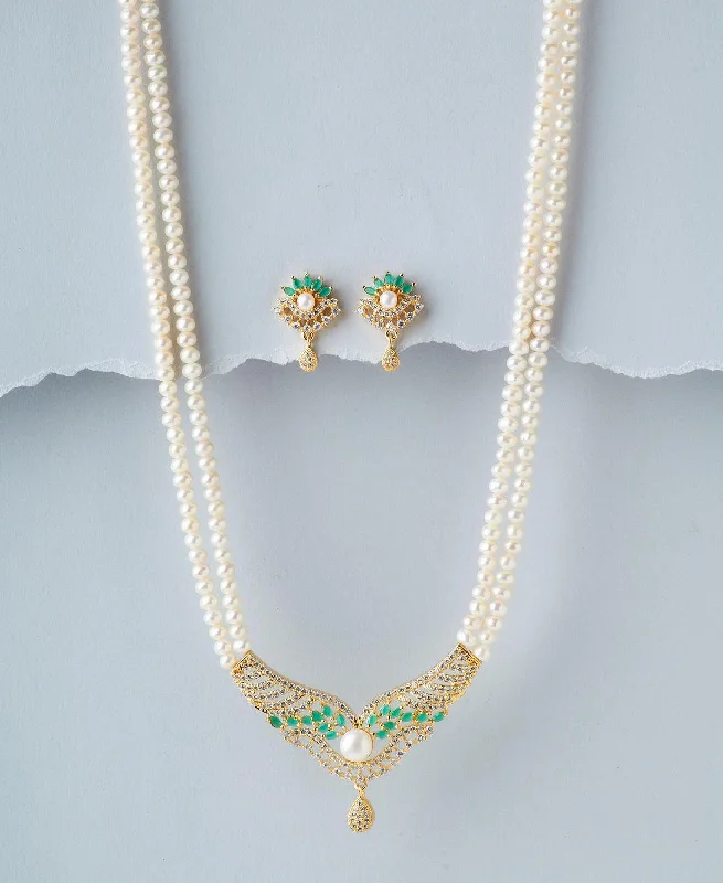 Traditional Pearl Necklace Set