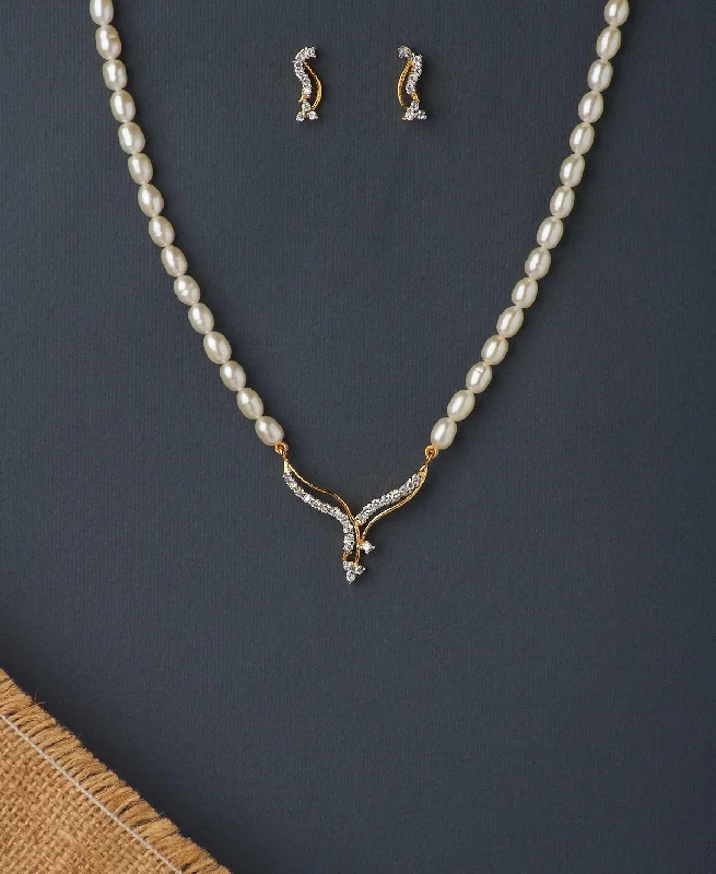 Vintage Stone Studded Pearl Necklace Set