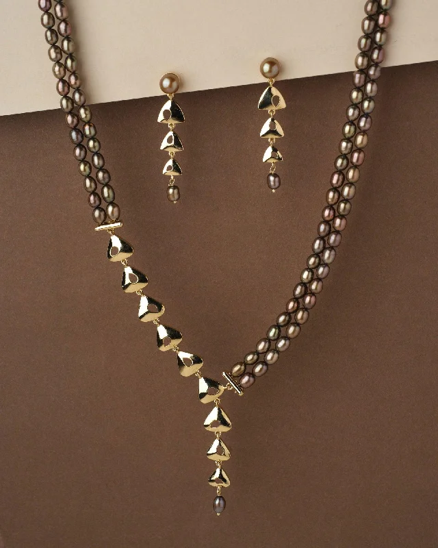 Trendy Pearl Necklace Set