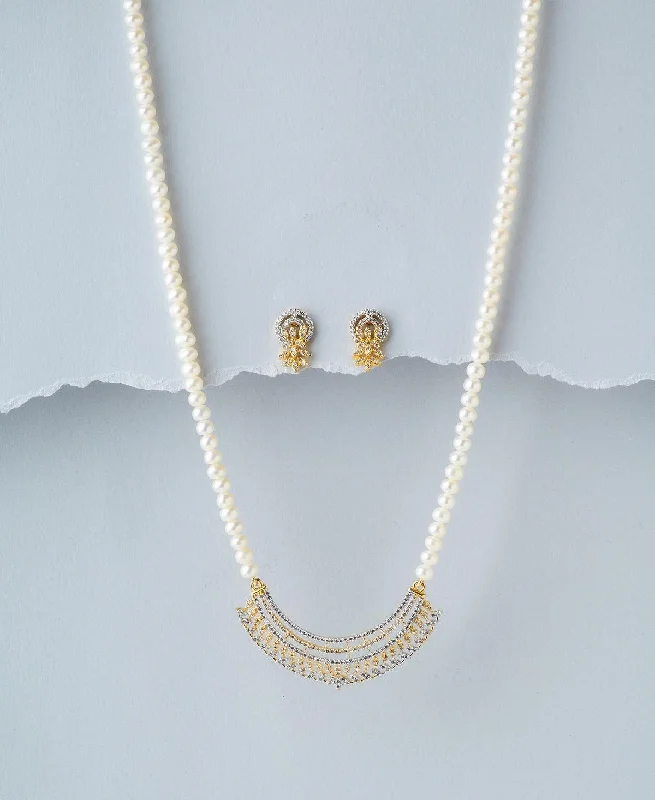 Trendy Pearl Necklace Set