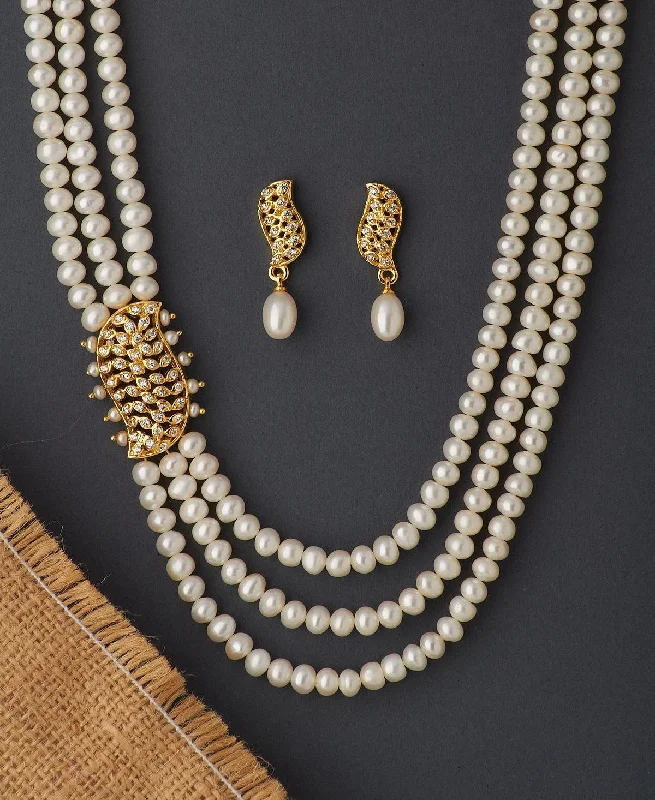 Trendy Pearl Necklace Set