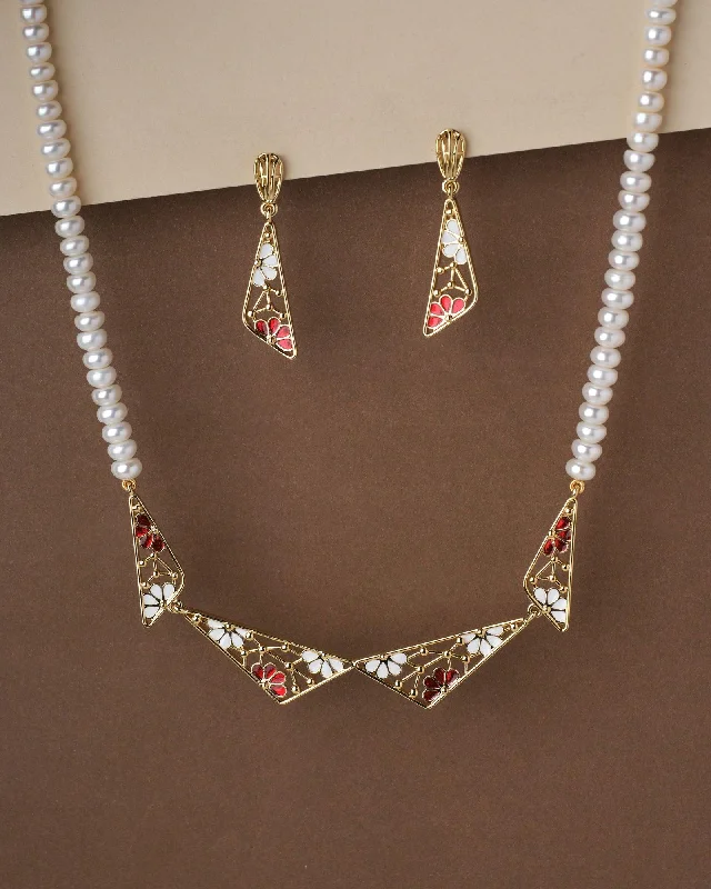 Visionary Diva Pearl Necklace Set