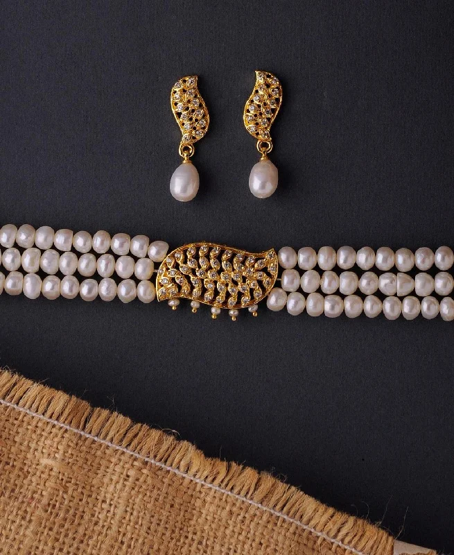 Trendy Pearl Necklace Set