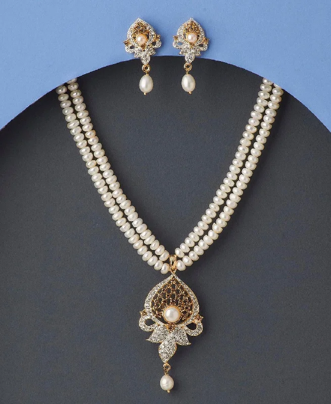 Trendy Pearl Necklace Set