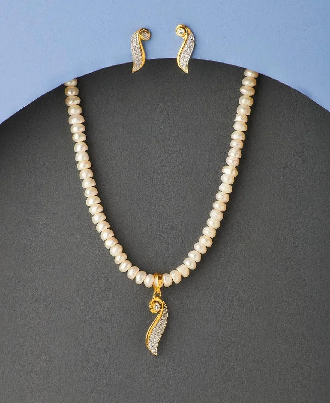 Trendy Stone Studded Pearl Necklace Set