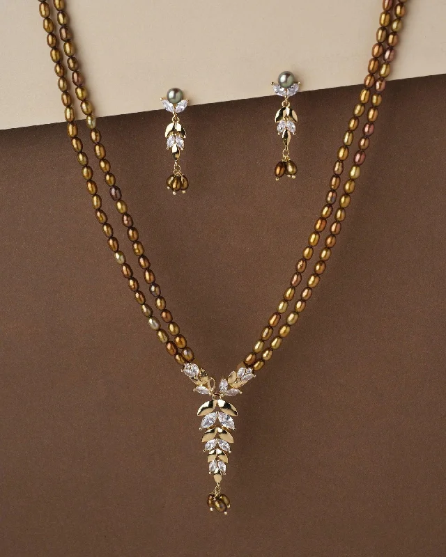 Trendy Pearl Necklace Set