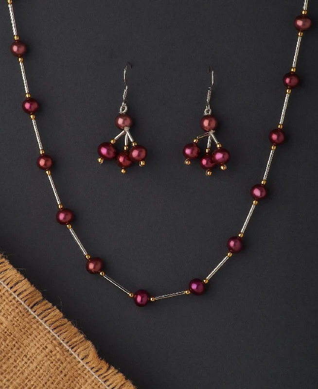 Trendy Pearl Necklace Set