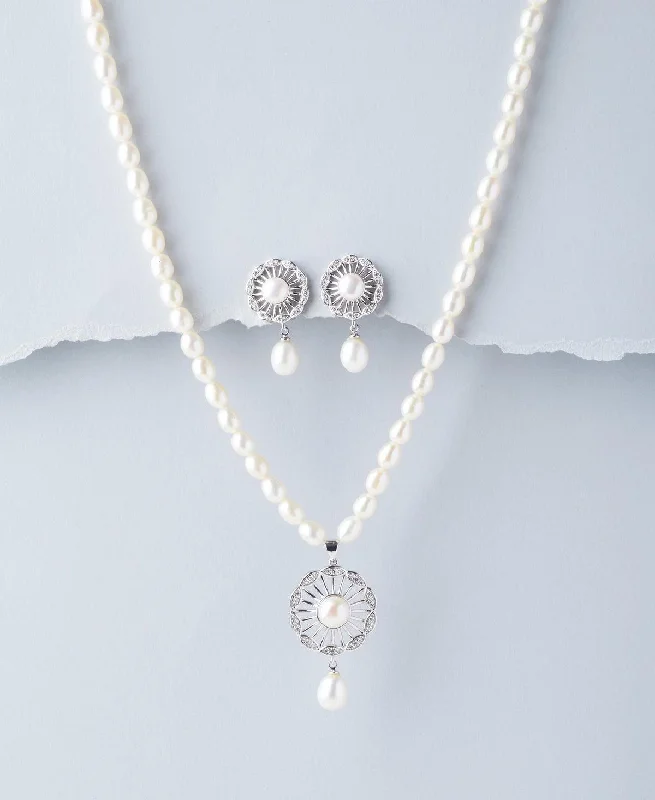 Trendy Real Pearl Necklace Set