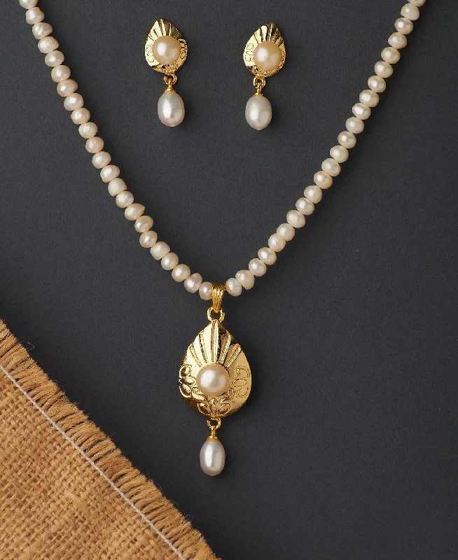 Trendy Real Pearl Necklace Set