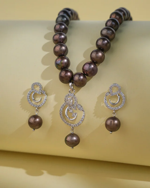 Trendy Pearl Necklace Sets