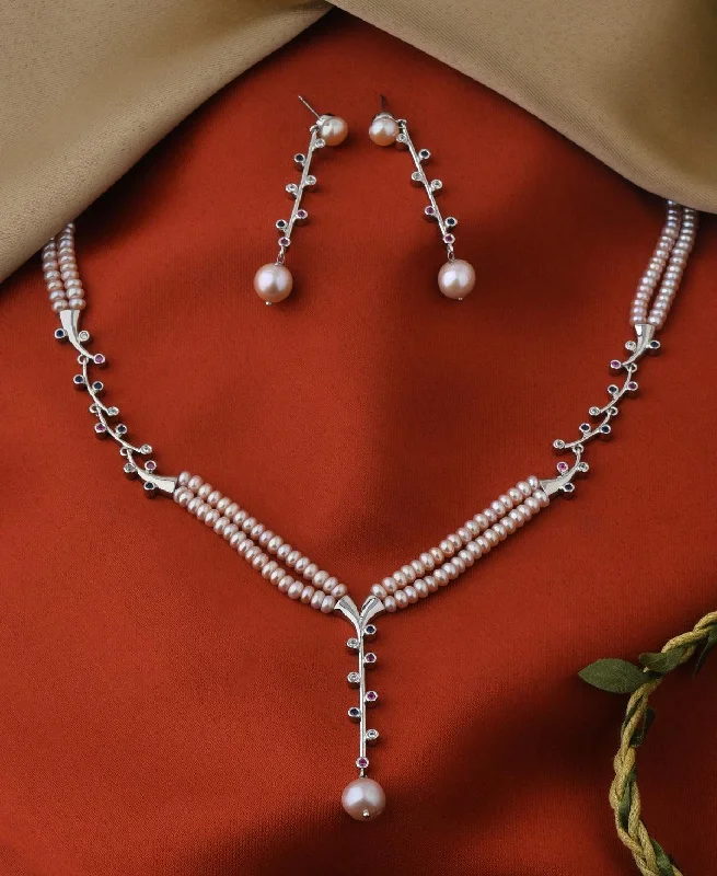 Trendy Pearl Necklace Set