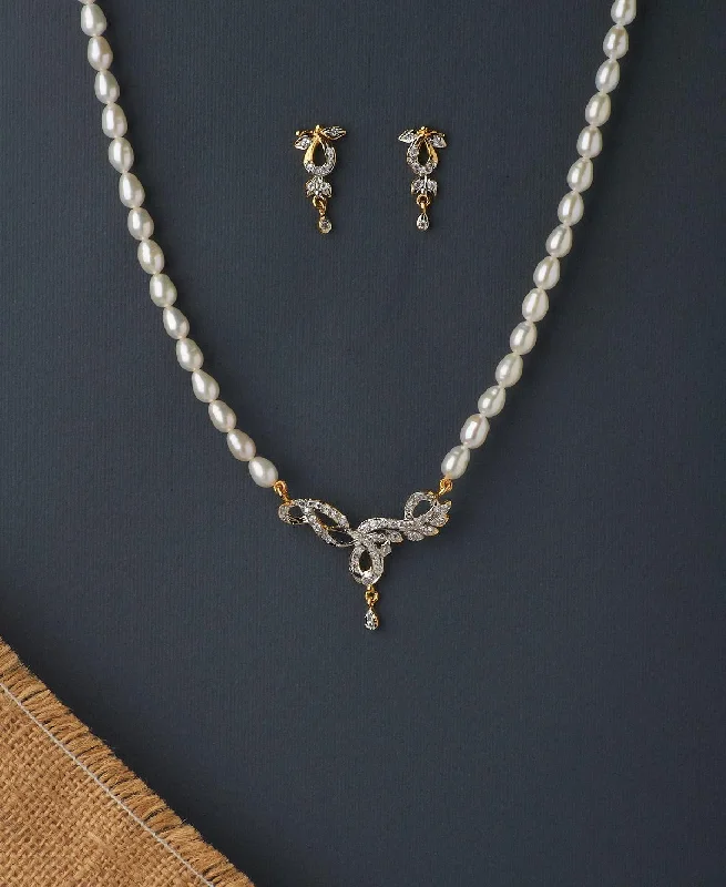 Trendy Stone Studded Pearl Necklace Set