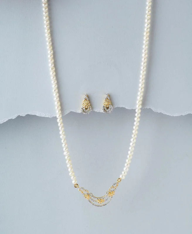 Trendy Pearl Necklace Set